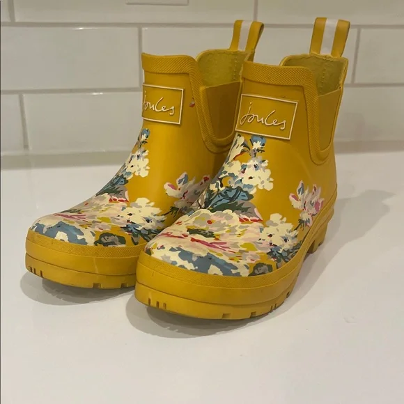 Joules Yellow Floral Ankle Rain Boots - Picture 1 of 8